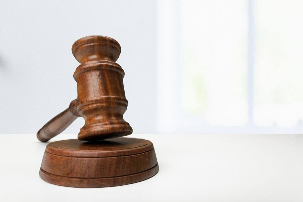 Суд рассмотрит дело о хищении песка из реки Кубань на 419 млн рублей Прокуратура Краснодарского края направила в суд уголовное дело в отношении членов организованной преступной группы, обвиняемых в незаконной добыче и хищении песка из русла реки Кубань. По версии следствия, житель Краснодара с целью хищения песка из русла реки Кубань создал организованную преступную группу, члены которой вывезли песок в объеме более 1,14 млн куб. метров. В ходе работы спецтехники уничтожено 1,8 тонн водных биологических ресурсов.