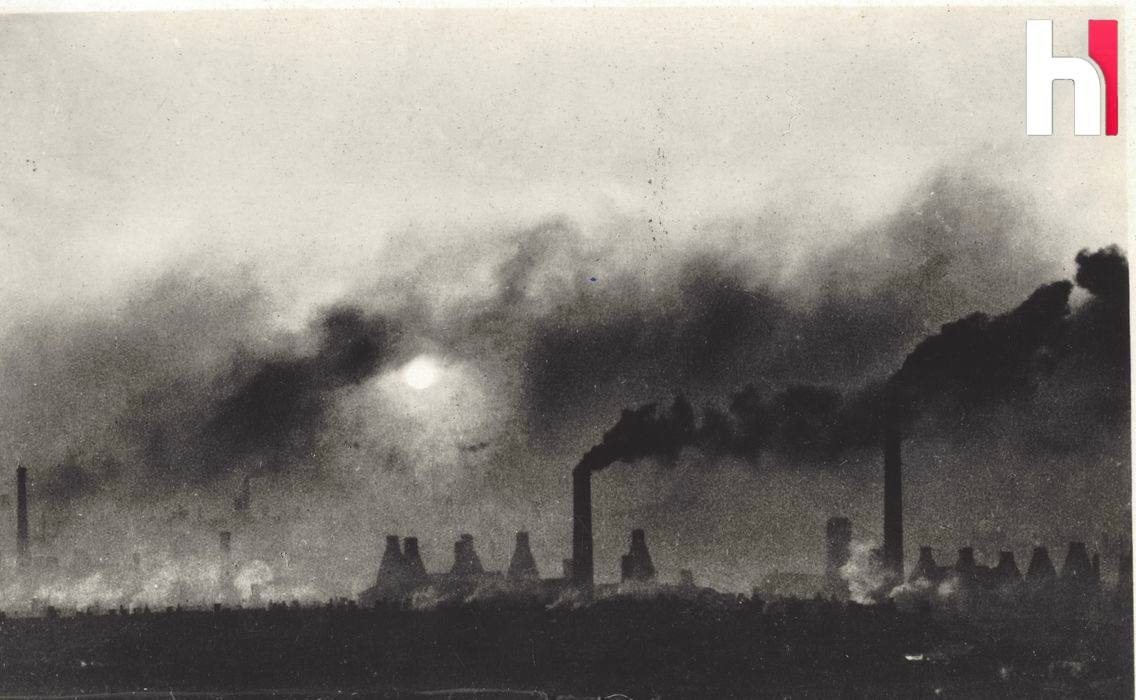 3 5 миллиарда номеров в открытом доступе учёные смогли собрать базу всех пользователей WhatsApp за пару часов Исследователи решили проверить можно ли с помощью автоматического перебора номеров узнать кто именно пользуется WhatsApp Они запустили этот процесс и всего за несколько часов стало ясно что ограничений почти нет   Сервис позволял отправлять нелимитированное количество запросов через веб версию и в результате команда смогла построить базу из 3 5 млрд номеров то есть фактически собрать информацию о каждом пользователе приложения на планете Почти для 57 записей дополнительно удалось получить фотографии профилей а почти для трети текстовые статусы которые многие люди используют как краткую самопрезентацию Этичный хакер