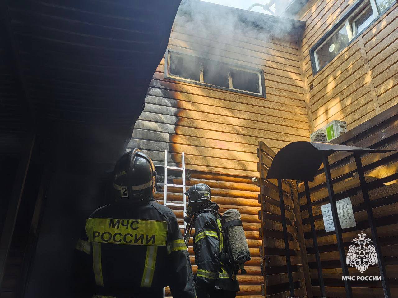 Баня загорелась утром в Дубовом  Сейчас пожар уже ликвидирован.