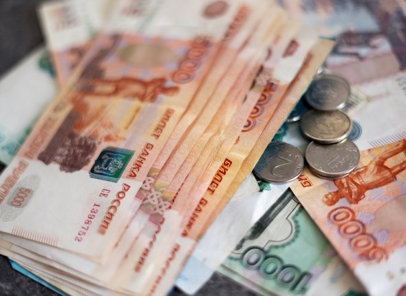 Украденные мошенниками 1,4 млн пенсионерке вернет банк, решил суд Банк не отменил сомнительную операцию, но возмещать убытки добровольно не желает Читать подробнее на сайте...