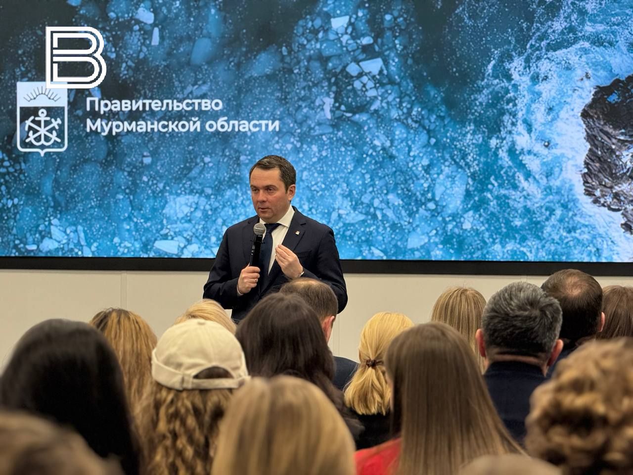 Андрей Чибис Меры поддержки есть но они не должны быть бюрократическими Губернатор Мурманской области Андрей Чибис заявил ключевой задачей правительства является поиск новых форматов взаимодействия с семьями военнослужащих и человеческой помощи Меры поддержки есть но часто же людей поддержать надо Надо постоянно искать вот эти механизмы отметил Чибис отвечая на вопрос о дополнительных мерах поддержки участникам СВО Все самые важные новости Telegram MAX