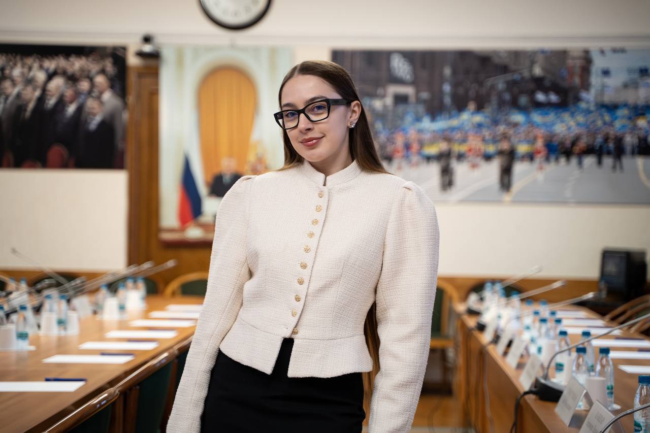 Певица Мэйби Бэйби попала в базу украинского сайта Миротворец Уроженка Белоруссии Виктория Лысюк поучаствовала в отправке в зону СВО партии гуманитарной помощи Мероприятие проводилось в честь Дня народного единства Сайт признан экстремистским и запрещён на территории РФ telegram Мэйби Бэйби Подписаться на Москва 24 Наши каналы Новости в MAX