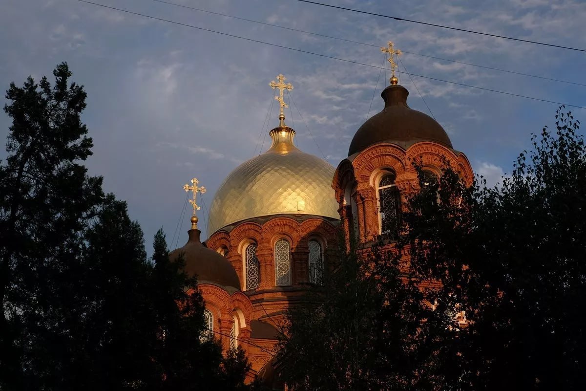 Ковчег с частицей мощей святой Матроны Московской доставят в Краснодар Он будет находиться в Свято Екатерининском кафедральном соборе с 7 по 11 октября В эти дни с 10 00 до 16 00 в храме будут совершаться молебны Кубанские Новости Мы в MAX
