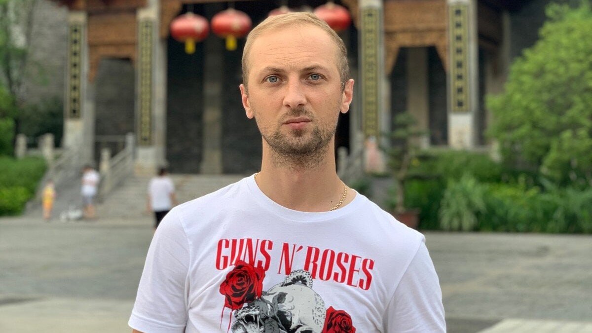 Блогер Александр Зубарев сыграет главную роль в фильме «Скуф» В главных ролях также Валя Карнавал, Дарья Екамасова, Кристина Бабушкина и Влад Прохоров. Картина станет дебютной работой для режиссера Алексея Степанова. Сценаристом выступает Гайк Асатрян «Домовенок Кузя», «Манюня» . Выход фильма запланирован на 2026 год. Главное не соскуфиться, пока будем ждать.