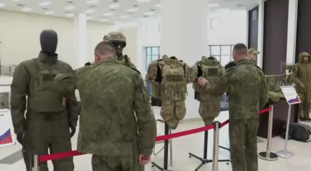 Во Владивостоке открылся форум «Народ и армия едины», посвященный поддержке военнослужащих