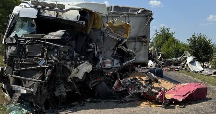 Смертельная авария произошла в Теленештском районе: погиб сотрудник ГИЧС  В субботу, 9 августа, в Теленештском районе произошло серьезное ДТП с участием грузовика и специализированного автомобиля Генерального инспектората по чрезвычайным ситуациям  ГИЧС , который находился на службе.