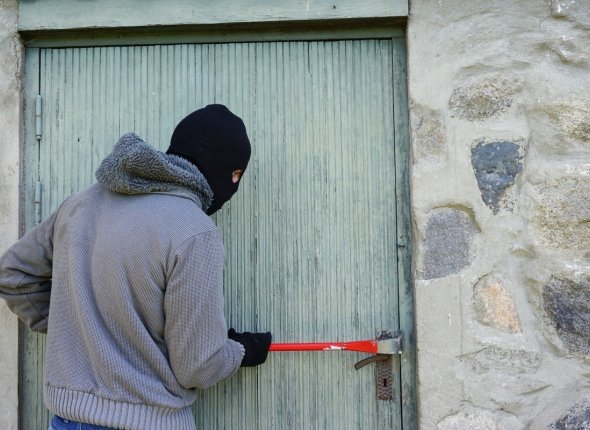 Более 270 ти краж зарегистрировано в двух муниципалитетах ЕАО за 9 месяцев Чаще всего полиция фиксировала хищение мобильных телефонов на второй и третьей строчке статистики кражи в общественных местах и магазинах Читать подробнее на сайте