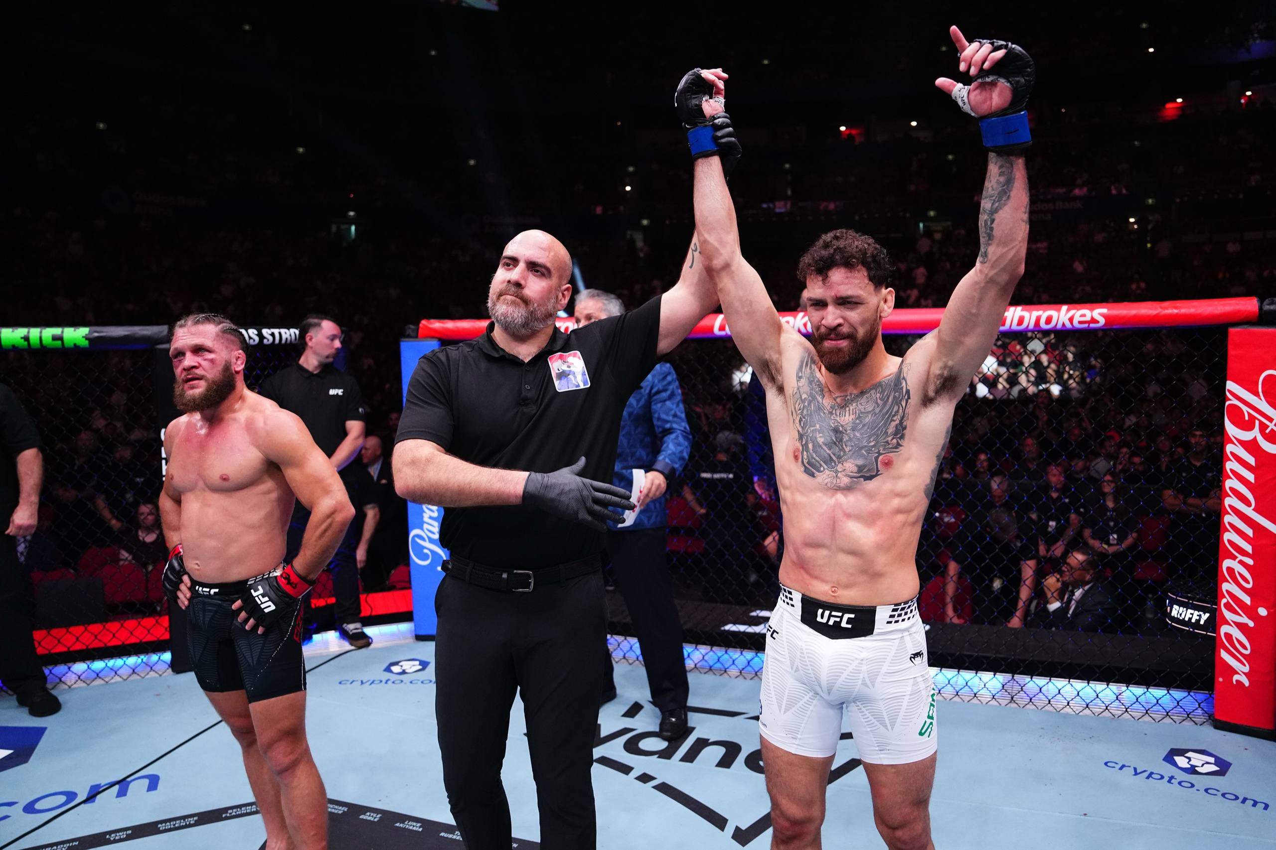 Рафаэль уступил Маурисио Руффи нокаутом во втором раунде UFC325