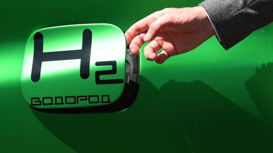 В РФ создали компоненты водородных батарей для «зеленого» транспорта и робототехники  Ученые из Института общей и неорганической химии имени Н.С. Курнакова РАН создали новый гибридный материал для протонообменных мембран — одного из ключевых элементов водородных топливных элементов.