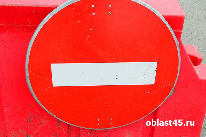 До конца новогодних каникул в Кургане закроют перекрёсток Комиссаров Фурманова С 18 декабря 2025 го по 11 января 2026 го в Кургане закроют движение на перекрёстке улиц Комиссаров и Фурманова Это связано с реконструкцией сетей канализации Подробности по ссылке