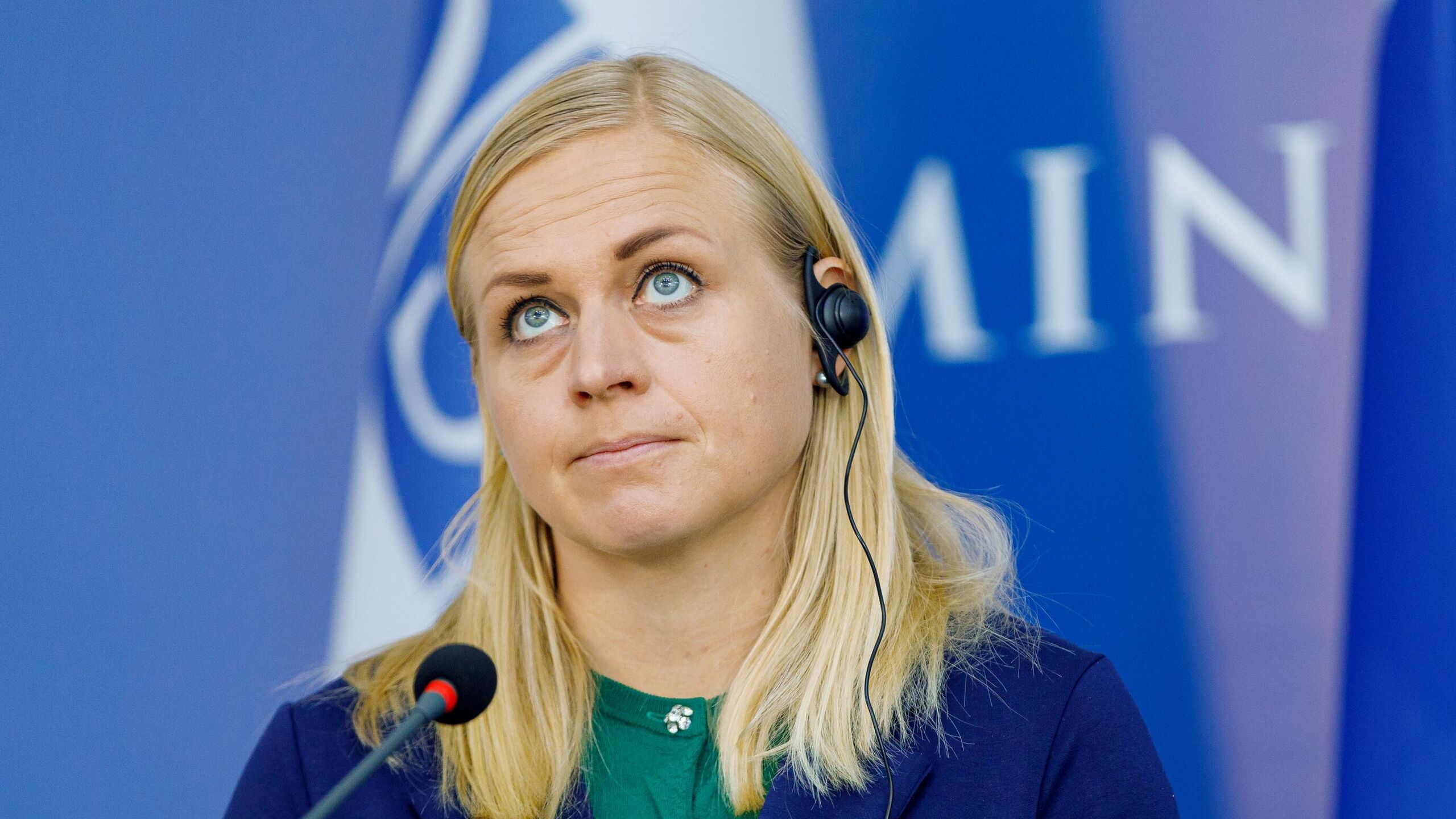 Евросоюз не исключает возможность диалога с Россией в обозримом будущем заявила глава МИД Финляндии Элина Валтонен ее слова приводит Yle Конечно в какой то момент Но нужно договориться чего мы хотим достичь этим диалогом и кто что делает сказала она При этом она призвала оказать большее воздействие на Москву по вопросу урегулирования конфликта на Украине однако когда ее спросили о способах усилить давление Валтонен признала ситуацию сложной Президент Франции Эммануэль Макрон заявил в декабре 2025 года что Европе было бы полезно возобновить диалог с российским лидером Владимиром Путиным Итальянский премьер Джорджа Мелони в январе призвала Европу начать говорить с Москвой по теме Украины и выступила за назначение спецпосланника ЕС по украинскому урегулированию О том что Европе в какой то момент нужно будет начать вести диалог с Россией по Украине на самом высоком уровне заявлял и президент Финляндии Александр Стубб