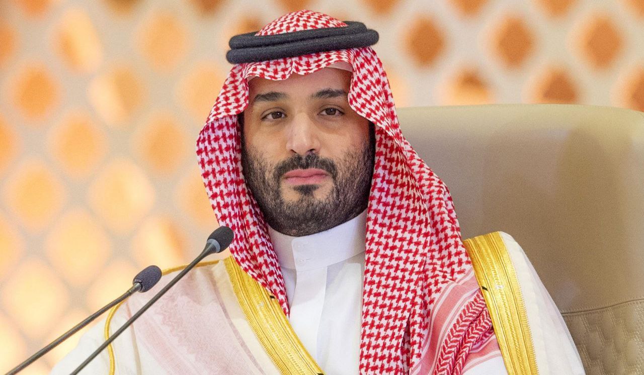 В Саудовской Аравии люди смогут праздновать Рождество благодаря разработке новой версии ислама Об этом заявил наследный правящий принц королевства Мухаммед бен Салман Благодаря новой версии ислама которую мы разработали мы теперь можем праздновать Рождество Ранее власти Саудовской Аравии разрешили немусульманам около 13 миллионов экспатриантов включая христиан проводить частные и полуобщественные рождественские мероприятия в Эр Рияде Джидде и Мекке Например в 2023 2024 годах появились рождественские ярмарки елки и концерты в отелях NewsEconomics