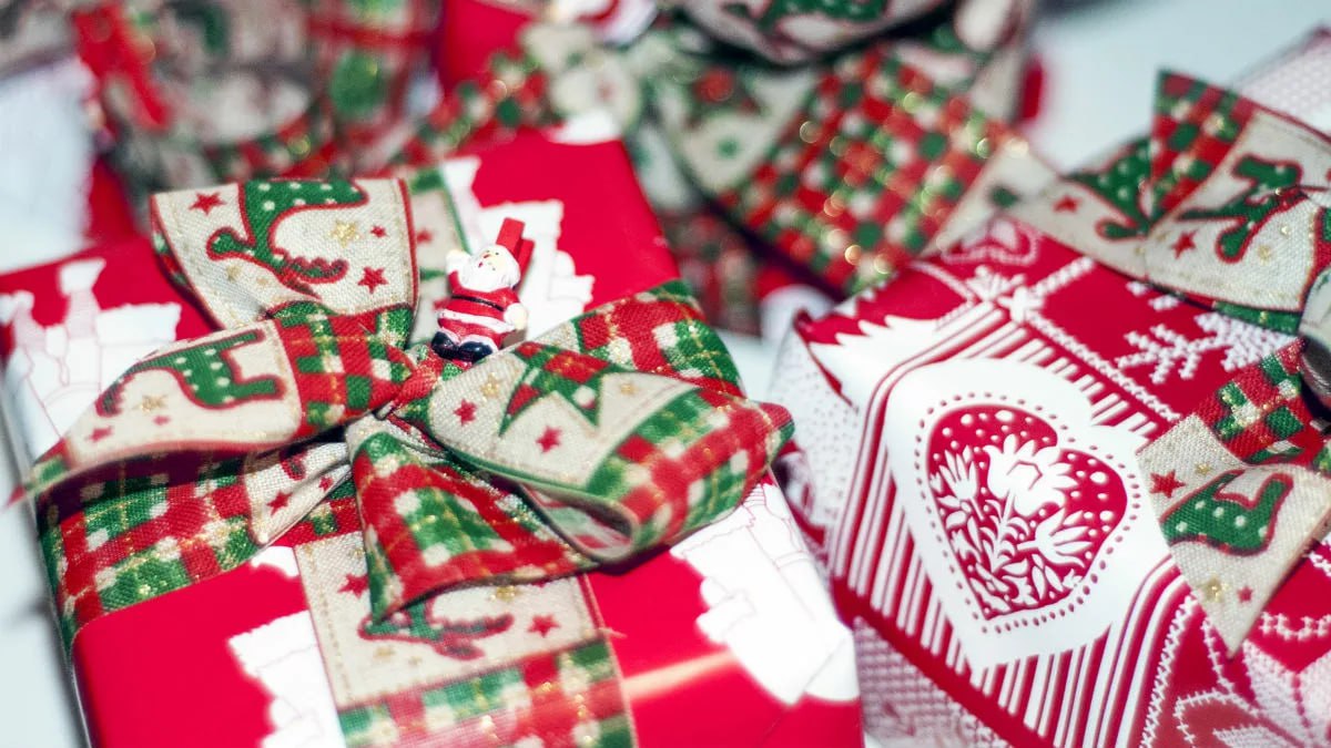 Почти половина американцев 45 подарили или планируют подарить меньше подарков на Рождество в этом году из за пошлин Трампа говорится в исследовании QuestionPro Подписаться на РИА Новости экономика Все наши каналы