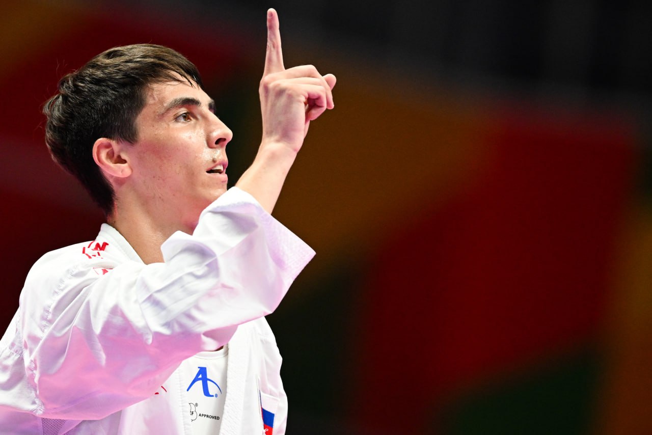 Шарафутдинов завоевал золото в весовой категории до 75 кг на чемпионате Европы по карате в Ереване Эрнест в финале победил черногорца Неманью Микулича. Эта медаль стала первой для российских спортсменов, выступающих на соревнованиях в Ереване в нейтральном статусе. Позднее в субботу Юрик Оганнисян и Ахмед Ахмедов поборются за золото в весовых категориях до 67 кг и до 60 кг соответственно. РИА Новости/Владимир Астапкович