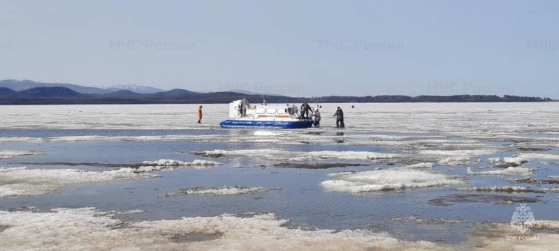 Выходить на лёд в заливе Мордвинова крайне опасно  21 марта в восточной части залива Мордвинова, под воздействием отжимного ветра, продолжится разрушение и отрыв оставшейся части припая. Выходить на лёд крайне опасно, сообщает Сахалинское управление Росгидромета.   Ваша безопасность - Ваша ответственность!  Единый телефон вызова экстренных служб: 112.