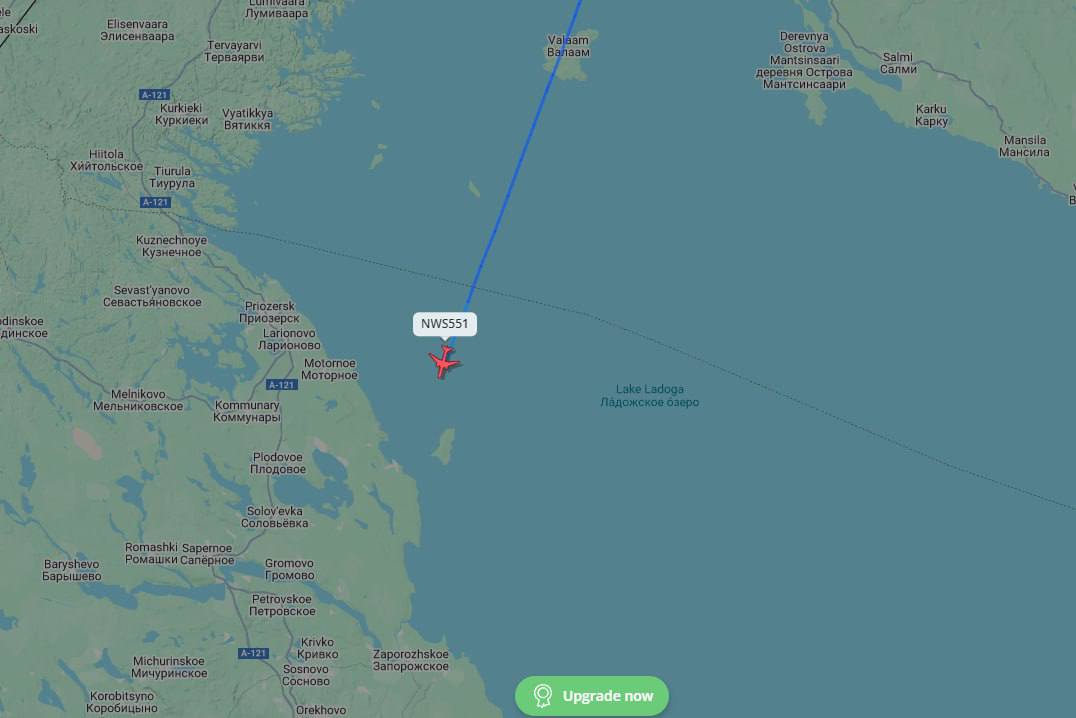 Экстренную посадку в Пулково совершает "боинг" авиакомпании Nordwings маршрута Шереметьево — кубинский город Кайо-Коко. Самолёт миновал Ладожское озеро и приступил к снижению.  Причины экстренной посадки уточняются.    Mash на Мойке — отдай свой буст нам