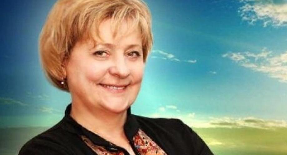 Нефтегорский суд вынес заочный приговор Светлане Ладе Русь Пеуновой признанной виновной в создании деструктивных организаций и мошенничестве сообщает 63 ru Она учредила общины под видом центра народной медицины где навязывала последователям своё вероучение и вынуждала их отказываться от гражданских обязанностей Обманом она завладела имуществом последователей включая автомобиль и недвижимость Суд назначил ей 8 лет колонии общего режима Сама Пеунова скрывается за границей она объявлена в международный розыск Внесена Минюстом РФ в реестр иностранных агентов Фото Московские суды общей юрисдикции