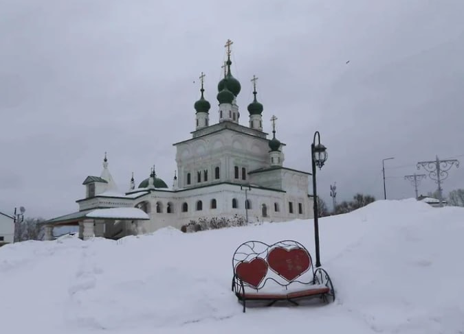 В Соликамске введут туристический налог Депутаты Соликамской думы думы одобрили введение на территории муниципалитета туристического налога. Об этом сообщает телеграм-канал «На местах». По расчетам администрации округа, сумма сбора туристического налога может составить около 2,5 млн руб.