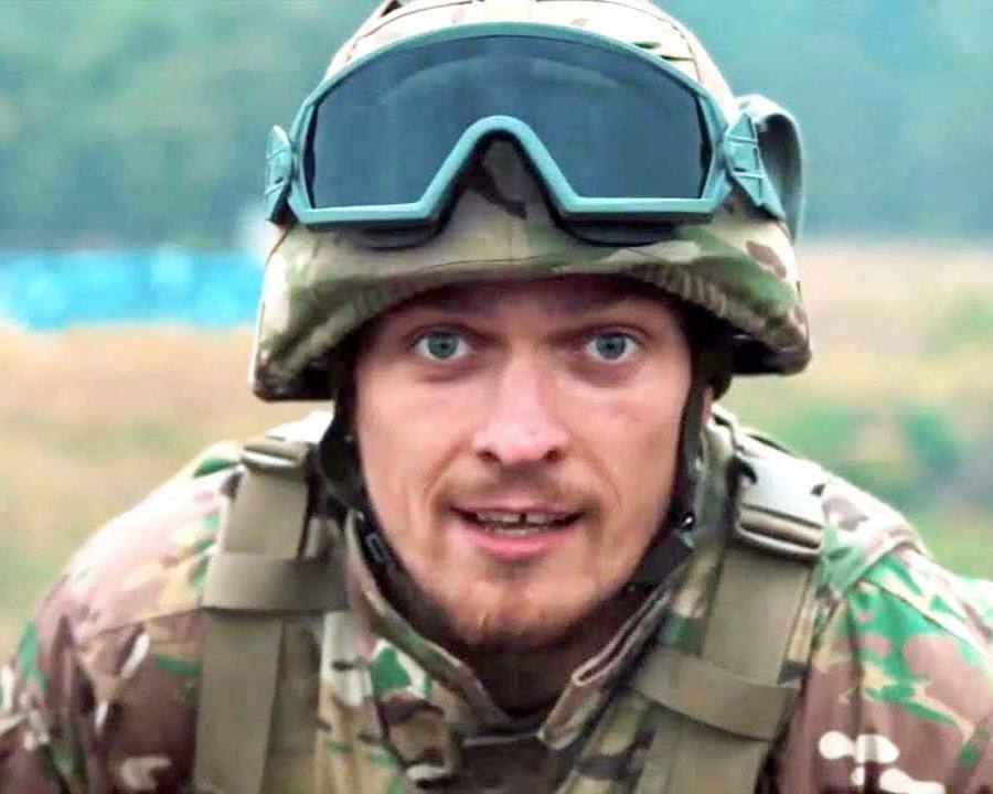 В Крыму национализировали имущество боксера Усика финансировавшего ВСУ сообщил глава крымского парламента Владимир Константинов Ранее Константинов сообщил что в Крыму национализировали имущество 84 украинских физических и юридических лиц враждебно настроенных к России сотрудничающих с Киевом и при этом зарабатывающих на полуострове деньги которые идут на поддержку украинских нацистов Среди них спортсмен Александр Усик который является сторонником нацистской идеологии Он неоднократно осуждал СВО и организовывал сборы средств на нужды ВСУ написал Константинов в своем Telegram канале Усик родился в Симферополе и начинал боксерскую карьеру в Крыму ukr 2025 ru