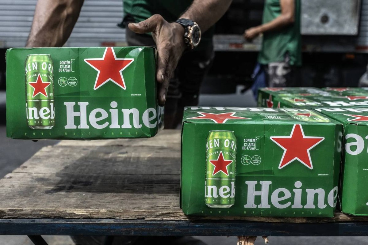 Heineken уволит до 6000 сотрудников из 87 тысяч работников компании по всему миру Сокращения станут очередным последствием снижения потребления пива на ключевых рынках включая США и Европу vc ru hr 2732543
