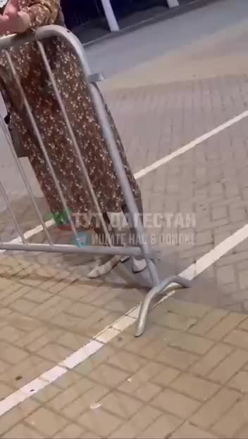 В Каспийске бабушка призвала молодежь носить национальную одежду вместо арабской