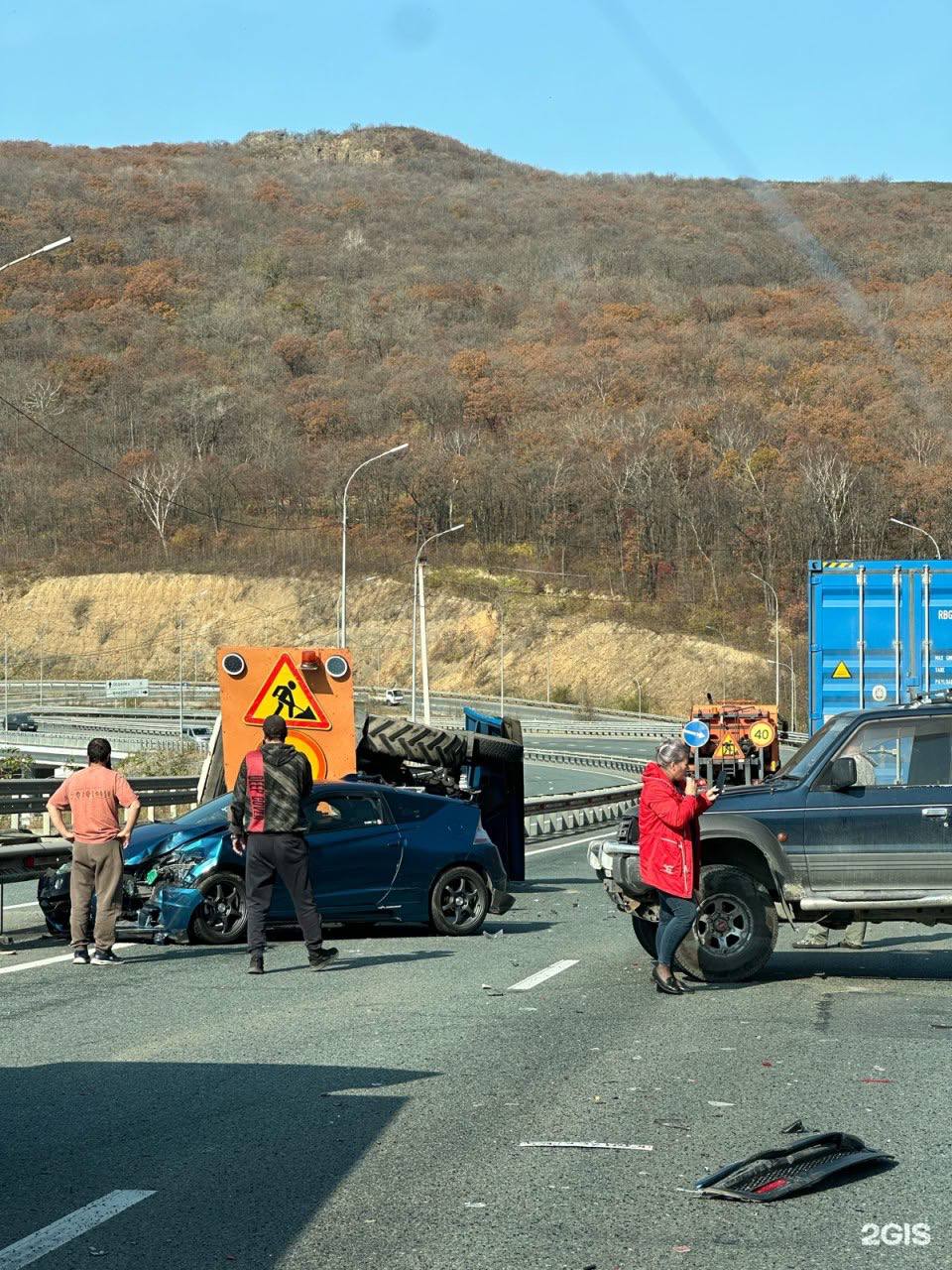 Массовое ДТП на объездной в районе развязки на Снеговую Падь.  Движение в сторону Седанки полностью заблокировано