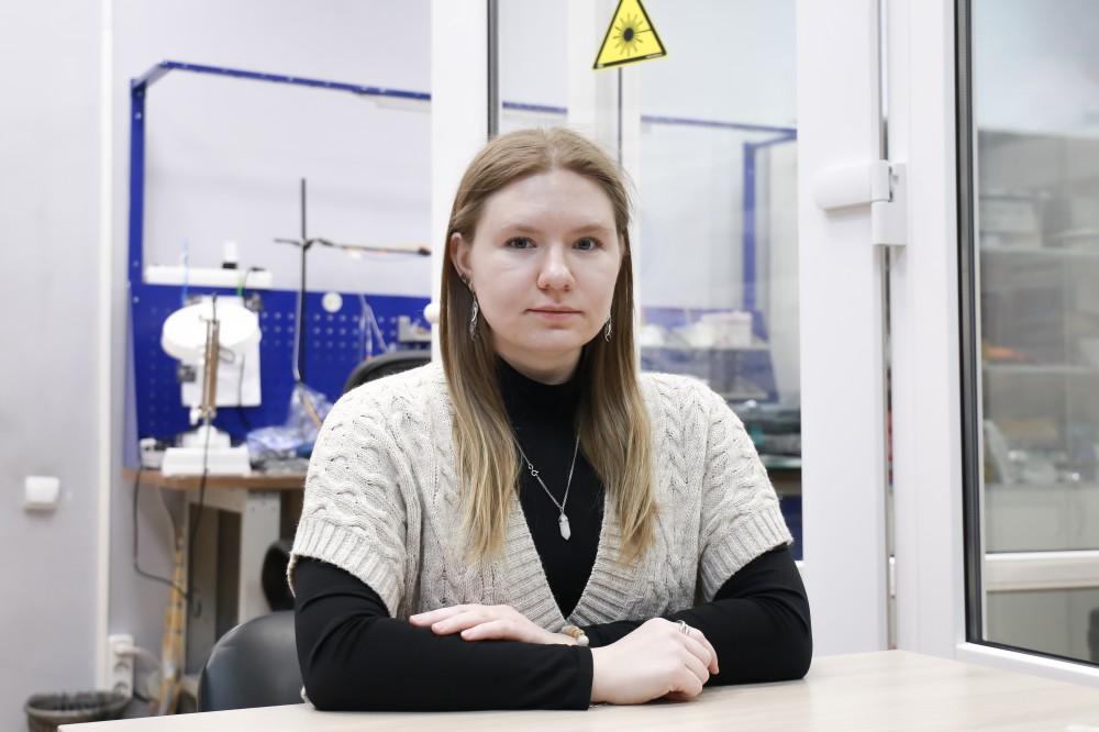 Орловчанка Надежда Голубова стала одним из лучших аспирантов России! 500 человек со всей России стали победителями конкурса на назначение стипендии Президента РФ для аспирантов и адъюнктов. В их числе и аспирантка Орловского госуниверситета Надежда Голубова, которая занимает должность ассистента кафедры приборостроения, метрологии и сертификации в опорном вузе региона. Президентская стипендия назначается на 1-4 года, а ее размер — 75 тысяч рублей. Конечно, получают ее талантливые молодые исследователи, которые имеют потенциал в создании технологий в актуальных для страны областях науки. Всего на конкурс претендовало свыше 4,5 тысяч человек из 73 регионов России. Фото: официальный сайт Орловского государственного университета им И.С. Тургенева