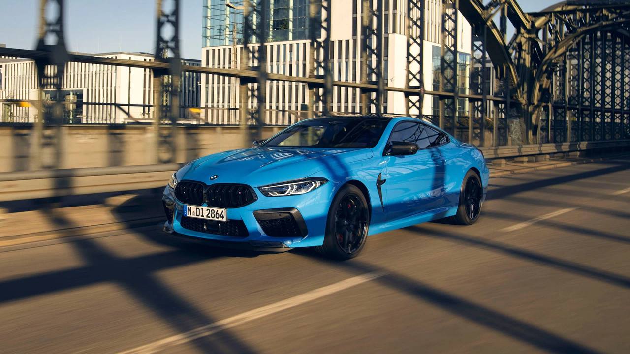 BMW M8 снимут с производства  Приём новых заказов на эту модель уже закрыт. Инсайдеры утверждают, что выпускать новое поколение мощного роскошного купе BMW не планирует.  По одной из версий, отказ от модели обусловлен слабым спросом, главная причина которого — высокая стоимость.