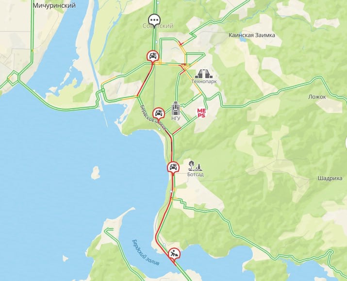 Огромная пробка собралась на Бердском шоссе ещё до часа пик.  Затор тянется от Сеятеля до посёлка Кирова. Движения по мосту в сторону Бердска тоже почти нет. Люди жалуются, что едут два километра в час, хотят в туалет и отвесить лещей неумёхам за рулём.   Судя по онлайн-карте, в районе Академа и трассы произошло как минимум четыре аварии.