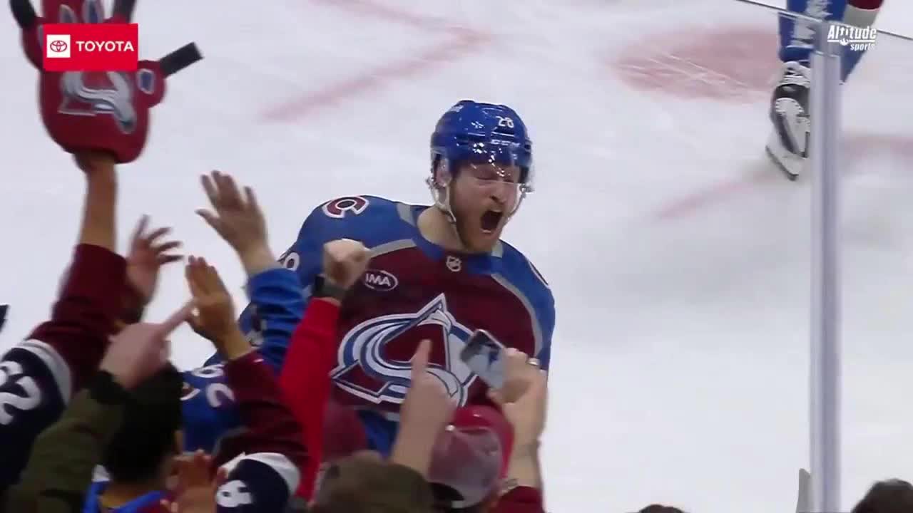 Илья Соловьев достигает новых высот в НХЛ, набирая баллы и забрасывая шайбы