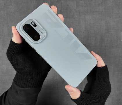 OnePlus готовит мощного конкурента для REDMI Turbo 5 DCS Инсайдер Digital Chat Station рассказал подробности о новых смартфонах OnePlus которые должны дебютировать в обозримом будущем Одна из новинок как ожидается выйдет под названием OnePlus Ace 6 Turbo DCS подтвердил характеристики о которых сообщалось ранее а также добавил немного новых деталей