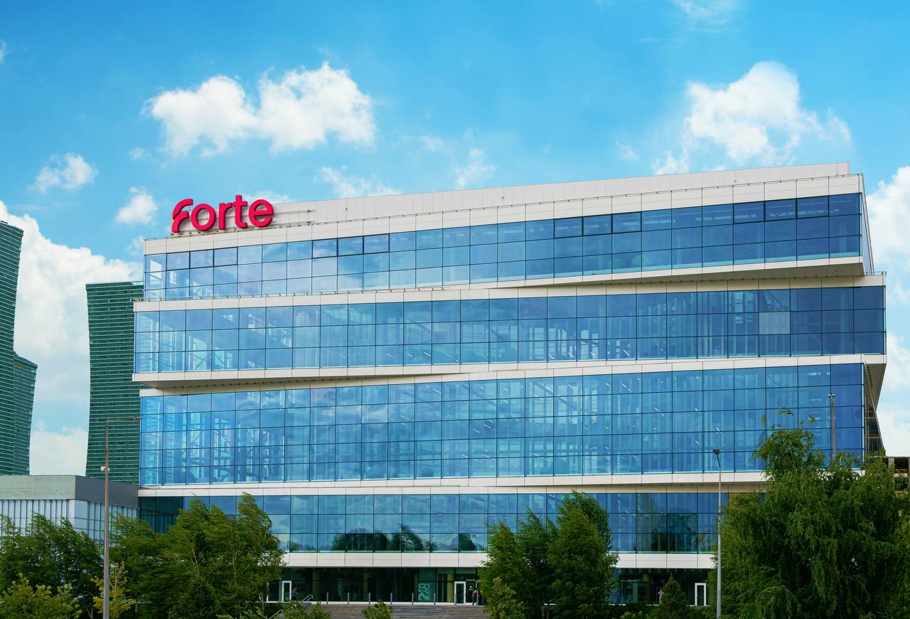 ForteBank покупает Home Credit Bank. Узнали, что будет с деньгами клиентов АО «ForteBank» сообщает о достижении принципиальной договоренности с акционерами АО «Home Credit Bank» Казахстан о приобретении 100% акций банка АО «Home Credit Bank» Казахстан , пишет digitalbusiness.kz Завершение сделки ожидается после получения разрешений регулирующих органов, включая согласования со стороны Агентства по защите и развитию конкуренции АЗРК и Агентства Республики Казахстан по регулированию и развитию финансового рынка АРРФР . Подробнее