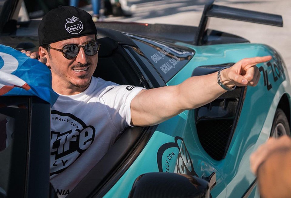 Real Sanjik арестован Верховный суд подтвердил что блогера Санжара Каримова поместили в СИЗО в рамках расследования по уголовному делу по статье 273 ч 2 со статьей 25 приготовление к обороту наркотических веществ в крупном размере а также по статье 112 Угроза убийством или применения насилия ему грозит до 7 лет лишения свободы