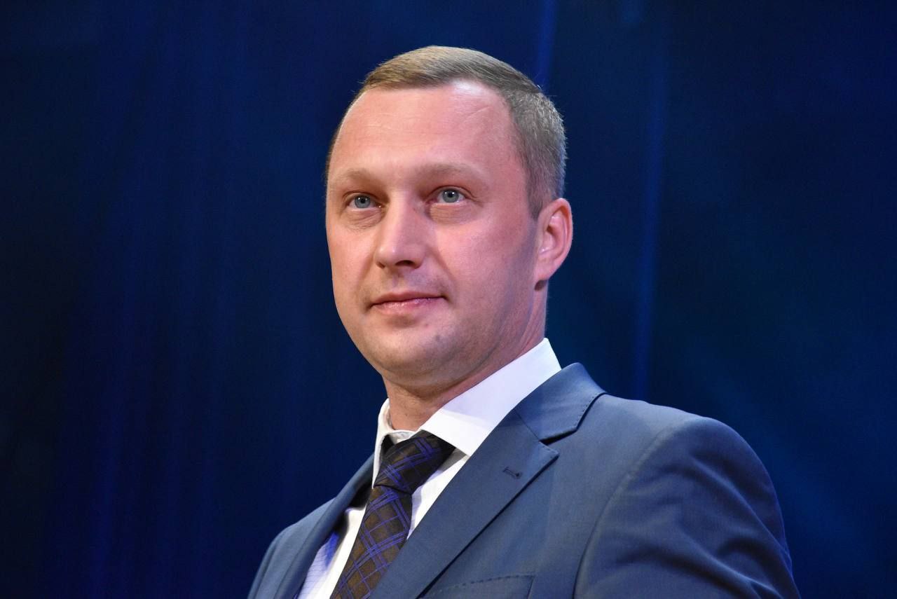 Есть вопросы В среду 24 сентября пройдет прямая линия с губернатором Романом Бусаргиным на телеканале Россия 24 Начало в 21 00 Вопросы можно оставить в ТГ канале губернатора или отправить ему в личные сообщения в соцсетях Одноклассники и Вконтакте Также можно оставить вопрос по телефону 8 8452 210 922 Звонки принимают 22 23 сентября с 9 00 до 18 00 а также 24 сентября с 9 00 до окончания прямой линии Читать на сайте саратов саратовскаяобласть