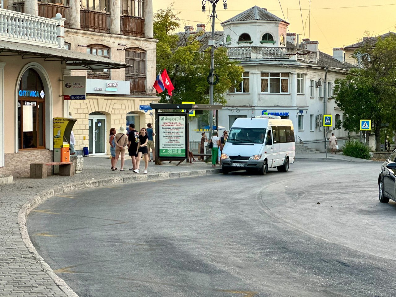 Проверка выявила срывы графика на шести автобусных маршрутах Как сообщает Департамент транспорта речь идёт об автобусных маршрутах следующих в сторону улицы Жидилова Проверки проходили в течение недели на остановке Малахов Курган в том числе с участием местных жителей Выяснилось автобусы 1 4 17 26 28 и 112 не соблюдают расписание По маршрутам 4 и 112 фиксируют систематические срывы В адрес перевозчиков и ГКУ Дирекция направлены предписания устранить нарушения и усилить контроль добавили в Департаменте транспорта НТС Новости Севастополя