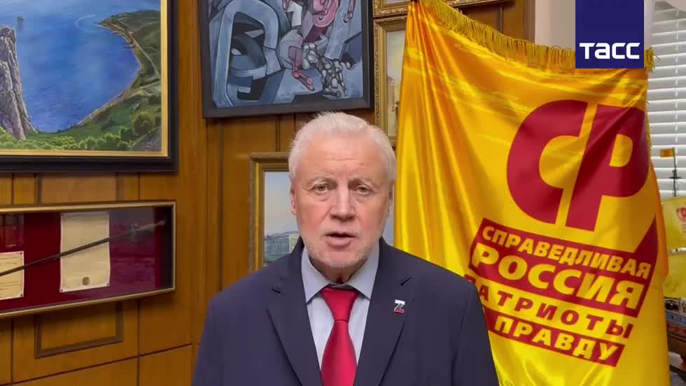 Сергей Миронов предложил учителям и врачам в России статус госслужащих с правом на пенсию за выслугу лет