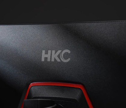 HKC анонсировала первый в мире монитор с RGB MiniLED Компания HKC сообщила что собирается выпустить первый в мире игровой монитор с технологией подсветки RGB MiniLED которая совсем недавно дебютировала на рынке телевизоров Ее суть в том что вместо белых светодиодов используются красные зеленые и синие что положительно сказывается на изображении цвета становятся более насыщенными а эффекты HDR лучше контрастность выше
