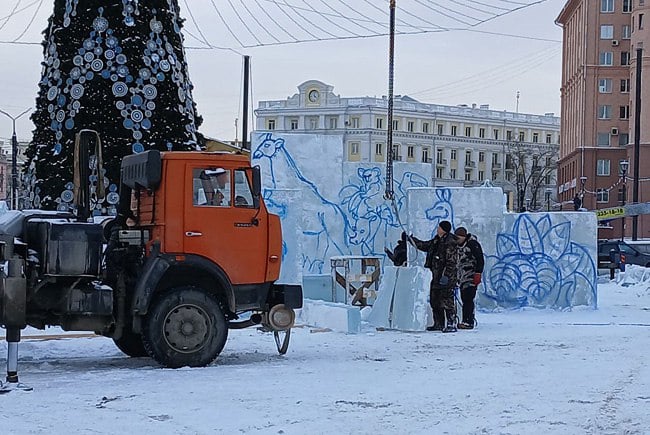 Ледовый городок в центре Челябинска откроется 27 декабря   Потепление не должно повлиять на работу подрядчиков.