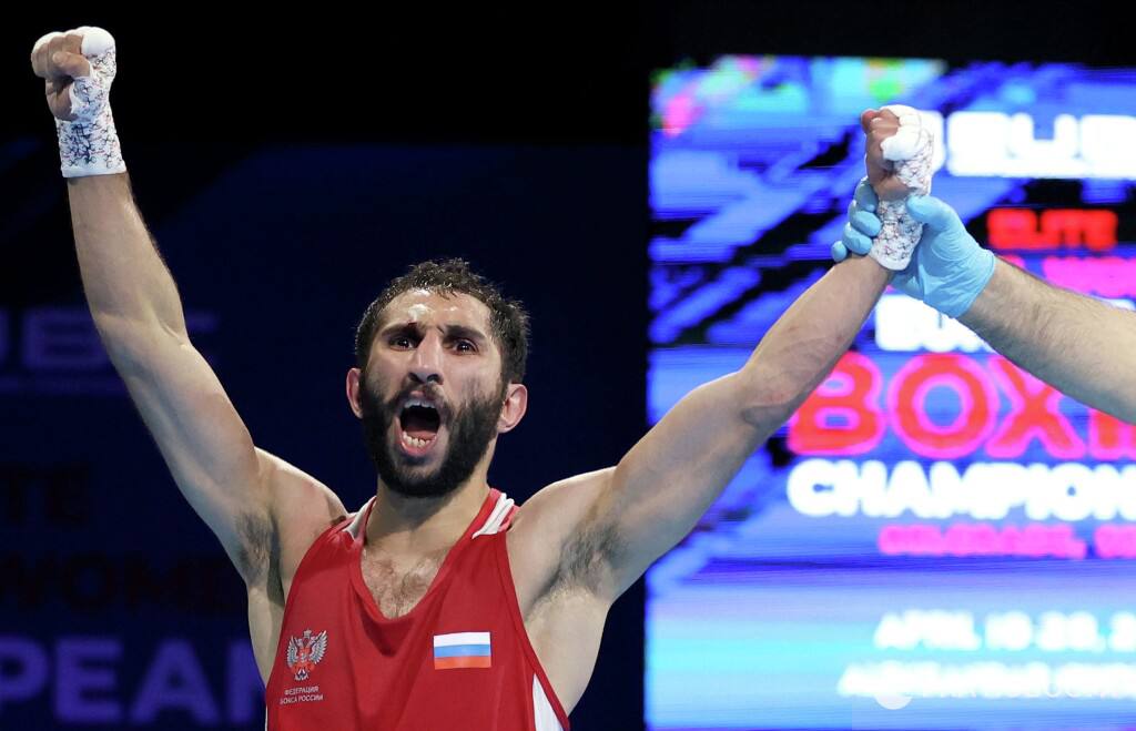 Россиянин Эдмонд Худоян вышел в финал чемпионата мира по боксу В поединке в весовой категории до 48 кг россиянин одолел казахстанца Темиртаса Жусупова Подписывайтесь на РИА Новости Спорт в MAX