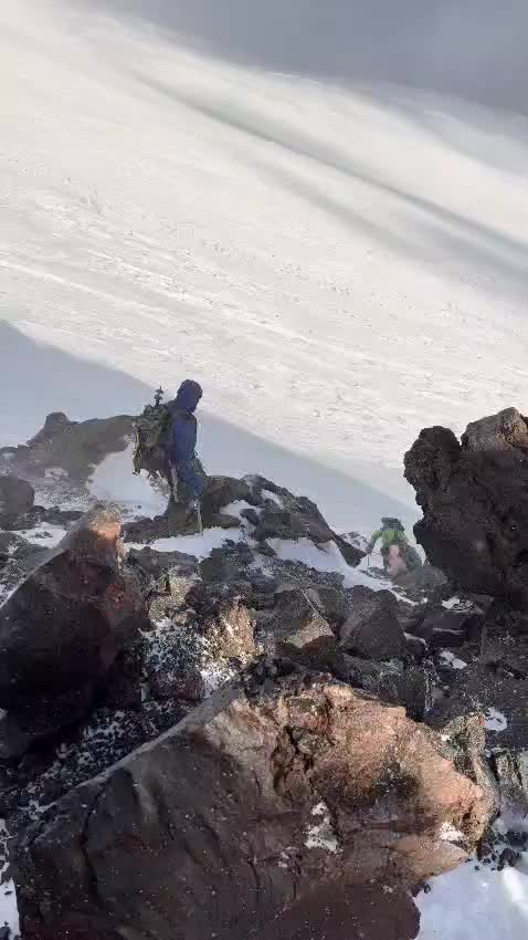 Спасатель и школьники из Шадринска покорили Эльбрус
