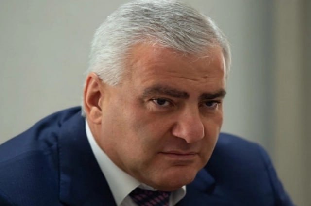 Пашинян заявил, что "настало время" национализировать "Электрические сети Армении", принадлежащие компании предпринимателя Самвела Карапетяна. "Я думаю, что пришло время, когда ЗАО "Армянские электрические сети" должно быть национализировано огосударствлено . Это произойдет быстро", — заявил премьер Армении.