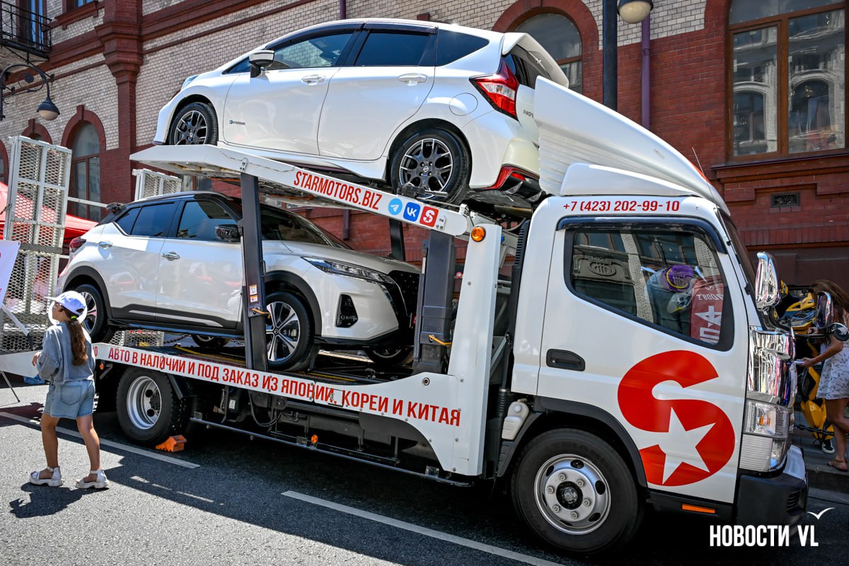 В центре Владивостока прошел автофестиваль Auto салон-2025, сообщает NewsVL ru.