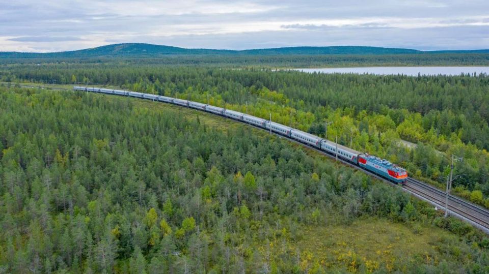 На 5 поездов в Крым из Москвы и Петербурга приостановили продажу билетов СИМФЕРОПОЛЬ 13 фев РИА Новости Крым На пять крымских поездов Таврия временно приостановлена продажа билетов из за плановых ремонтных работ которые будут проходить в середине мая Об этом сообщили в компании Гранд Сервис Экспресс В связи с плановыми ремонтными работами на инфраструктуре и корректировкой расписания временно приостановлена продажа билетов на пять поездов сказано в сообщении Речь идет о поездах дальнего следования 7 8 Санкт Петербург Севастополь отправлением из Петербурга с 12 по 22 мая 28 Москва Казанская Симферополь отправлением из Москвы с 13 по 15 мая и с 18 по 22 мая 92 Москва Казанская Севастополь отправлением из Москвы с 12 по 14 мая и с 17 по 21 Подробнее