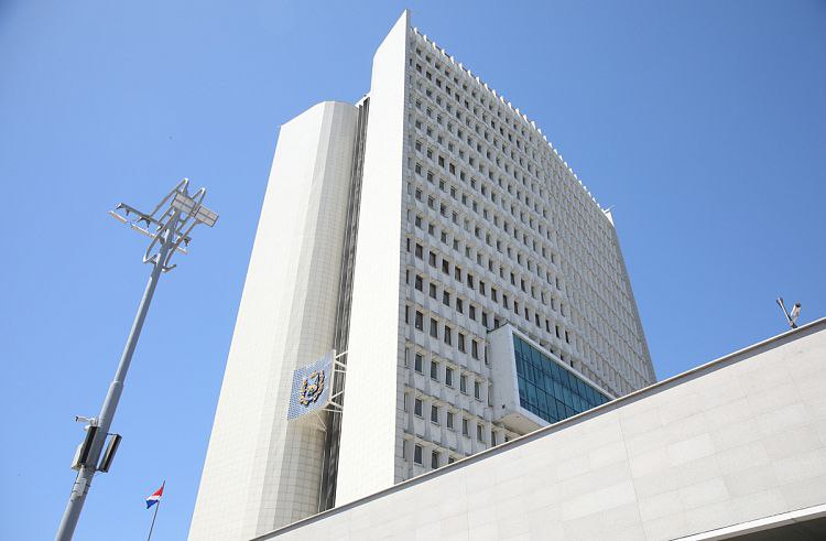 Молодёжь Приморья поборется за возможность пройти оплачиваемую стажировку в региональных органах власти Конкурс Включайся в государственное управление проводится в крае по поручению первого вице губернатора Председателя Правительства Приморья Веры Щербина По словам первого вице губернатора конкурс Включайся в государственное управление отличная возможность для молодёжи получить профессиональный опыт и начать карьеру в органах власти Правительство Приморского края проводит конкурс Включайся в государственное управление Мы ждём ребят до 35 лет студентов вузов третьего курса и старше учащихся магистратуры Выберем 20 человек которые предложат лучшие идеи Эту работу проводит агентство по делам молодёжи Приморского края Обязательно участвуйте Все кто будет работать у нас получат наставника и ежемесячную стипендию величиной в минимальный размер оплаты труда на время реализации проекта подчеркнула Вера Щербина Заявки на конкурс принимаются по 8 декабря Условия участия уже опубликованы на странице агентства по делам молодёжи Приморского края Чтобы пройти оплачиваемую стажировку кандидатам необходимо отправить заявку и весь пакет документов включая идею проекта по реализации одной из тем предложенных органами власти Список тем доступен по ссылке   Реклама  Поддержать канал Остались вопросы