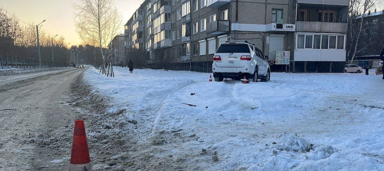 В Ангарске водитель автомобиля сбил 11-летнего мальчика   Водитель "Тойота Фортунер" наехал на ребёнка, который переходил дорогу в неположенном месте.  Мальчика госпитализировали. Ведётся расследование по данному инциденту    Хотите чем-то поделиться? Присылайте фото и видео нам   Лучшее опубликуем!