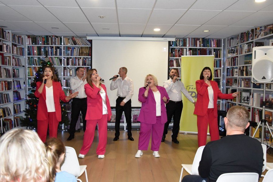 Лучшие идеи для городов России стартовал прием заявок на конкурс Гранты ФМ 2026 С 20 января по 1 марта Фонд Мельниченко принимает заявки на конкурс Гранты ФМ 2026 Победители будут объявлены до 1 мая Традиционно конкурс поддержит значимые и прорывные инициативы способствующие развитию местных сообществ и улучшению качества жизни в городах России Конкурс проводится в семи номинациях АРТ ФМ Поддержка культурных инициатив ДВИЖ ФМ Развитие спорта и физической культуры ДОБРО ФМ Социальная поддержка и защита граждан ЗОЖ ФМ Пропаганда здорового образа жизни СРЕДА ФМ Развитие городской среды ТАЛАНТЫ ФМ Поддержка талантов проектов в области науки и образования ЭКО ФМ Охрана окружающей среды и защита животных Подать заявку на конкурс