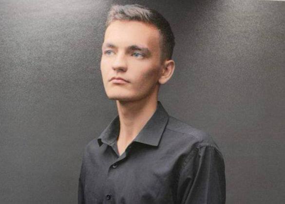 Выпускник с Камчатки сдал ЕГЭ по информатике на 100 баллов. Владислав Поддубный из школы №33 Петропавловска-Камчатского получил высший балл на ЕГЭ по информатике. Он также стал серебряным медалистом и успешно сдал другие экзамены. Абитуриент планирует поступать в вуз на IT-направление. Подписаться Предложка Чат