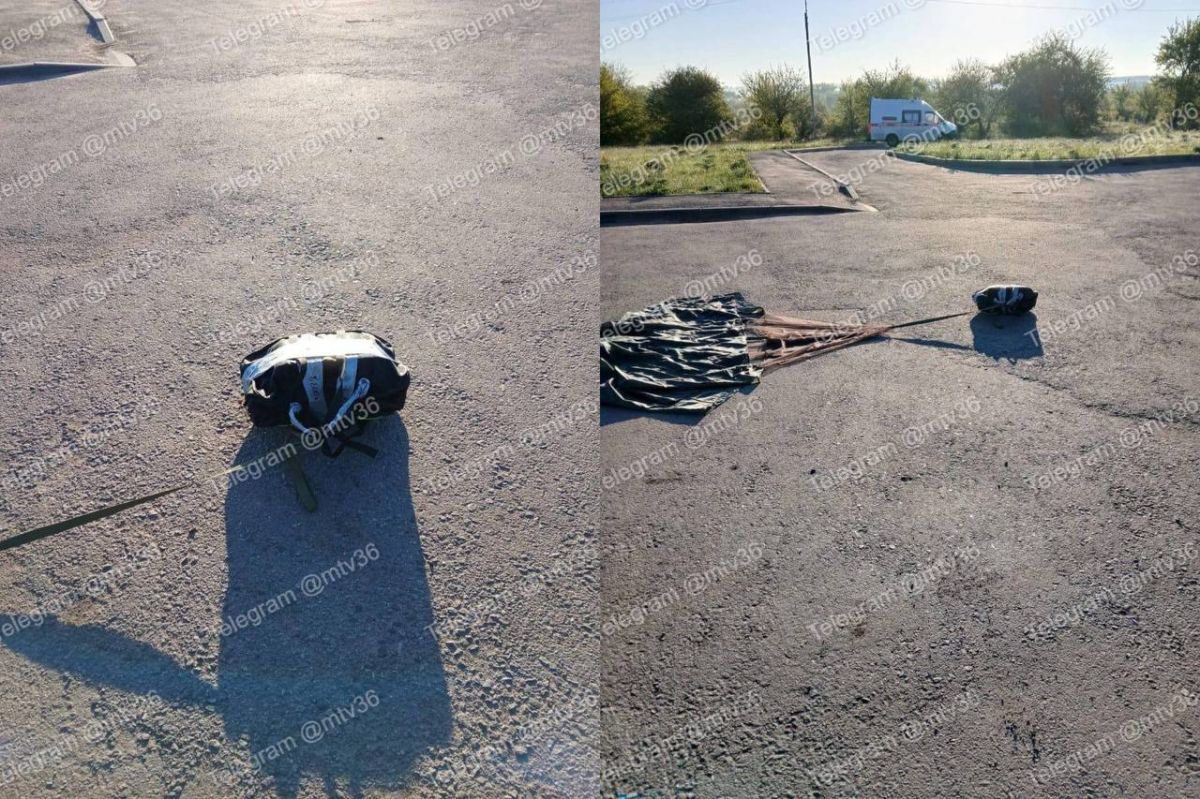 Появились фото подозрительного предмета, обнаруженного в семилукском селе Судя по кадрам, упавший сверток привязан к парашюту. По информации от свидетелей, на месте работают взрывотехники. ↗ Прислать новость Подписаться