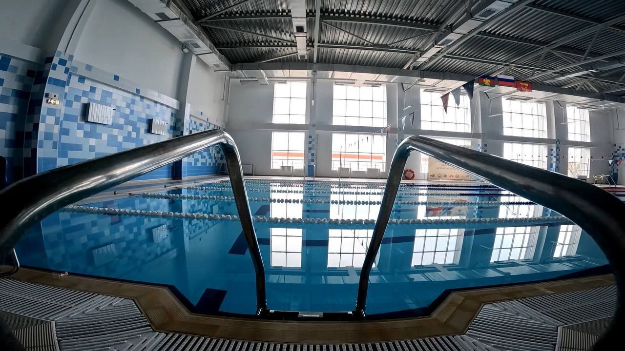 С начала текущего года в Краснодарском крае было введено в эксплуатацию 42 новых спортивных сооружения Кроме того проведен капитальный ремонт на 13 объектах В перечень новых построек вошли залы для единоборств универсальные спортивные площадки корты для игры в падел и зоны для сдачи норм ГТО Работы осуществляются в соответствии с действующими государственными программами развития В числе недавно завершенных проектов современные комплексы для единоборств в станице Новопокровской и городе Горячий Ключ которые получили профессиональное оснащение Планируется что до конца года в регионе откроется еще 11 спортивных объектов Югополис Прислать фото или видео