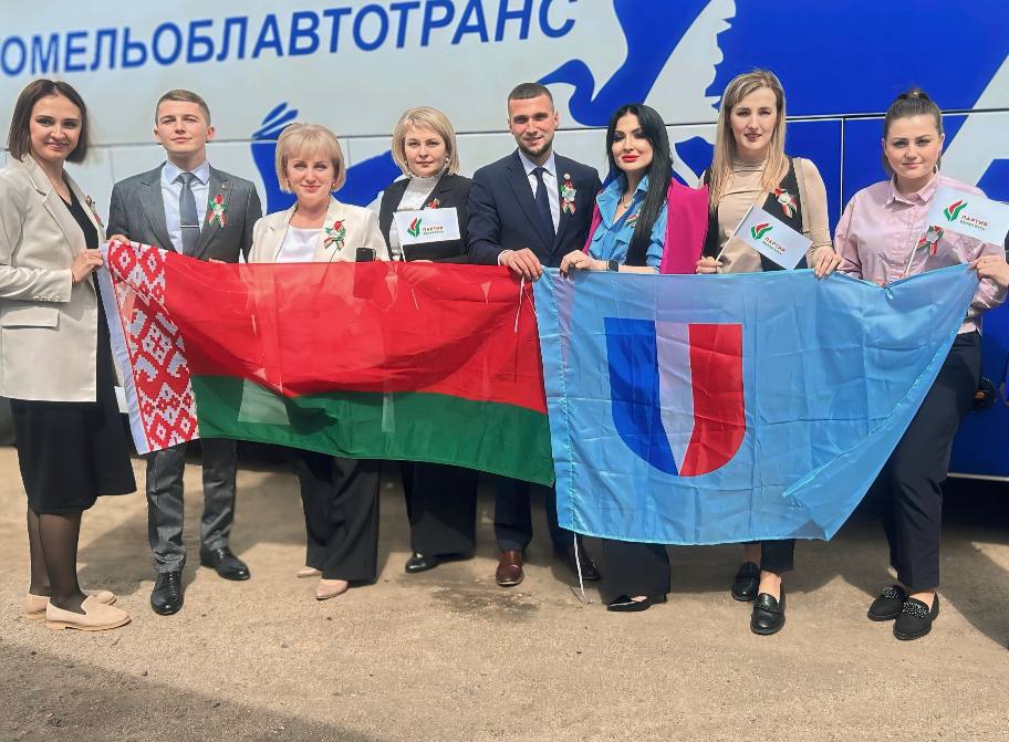 Героизм и стойкость шести белорусских городов – Кобрина, Речицы, Слонима, Сенно, Славгорода и Смолевичей – в годы Великой Отечественной войны будут отмечены вручением вымпелов "За мужнасць і стойкасць у гады Вялікай Айчыннай вайны". Церемония, в которой примут участие представители Калинковичей под руководством Ирины Шеколян, заместителя председателя райисполкома, состоится 6 мая 2025 года. Награды учреждены Указом Президента Лукашенко от 8 апреля 2025 года.